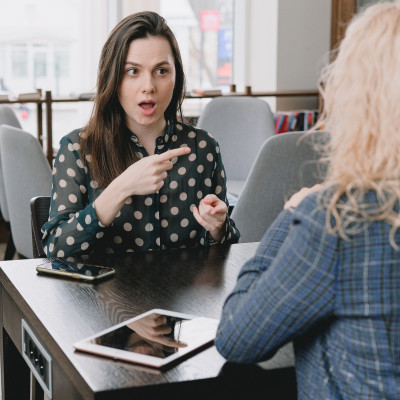 neuestaerke leichterer umgang mit unsympathischen menschen pexels anna shevets